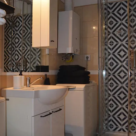 Silesia Park - Free Parking - Easy Check-in Apartment